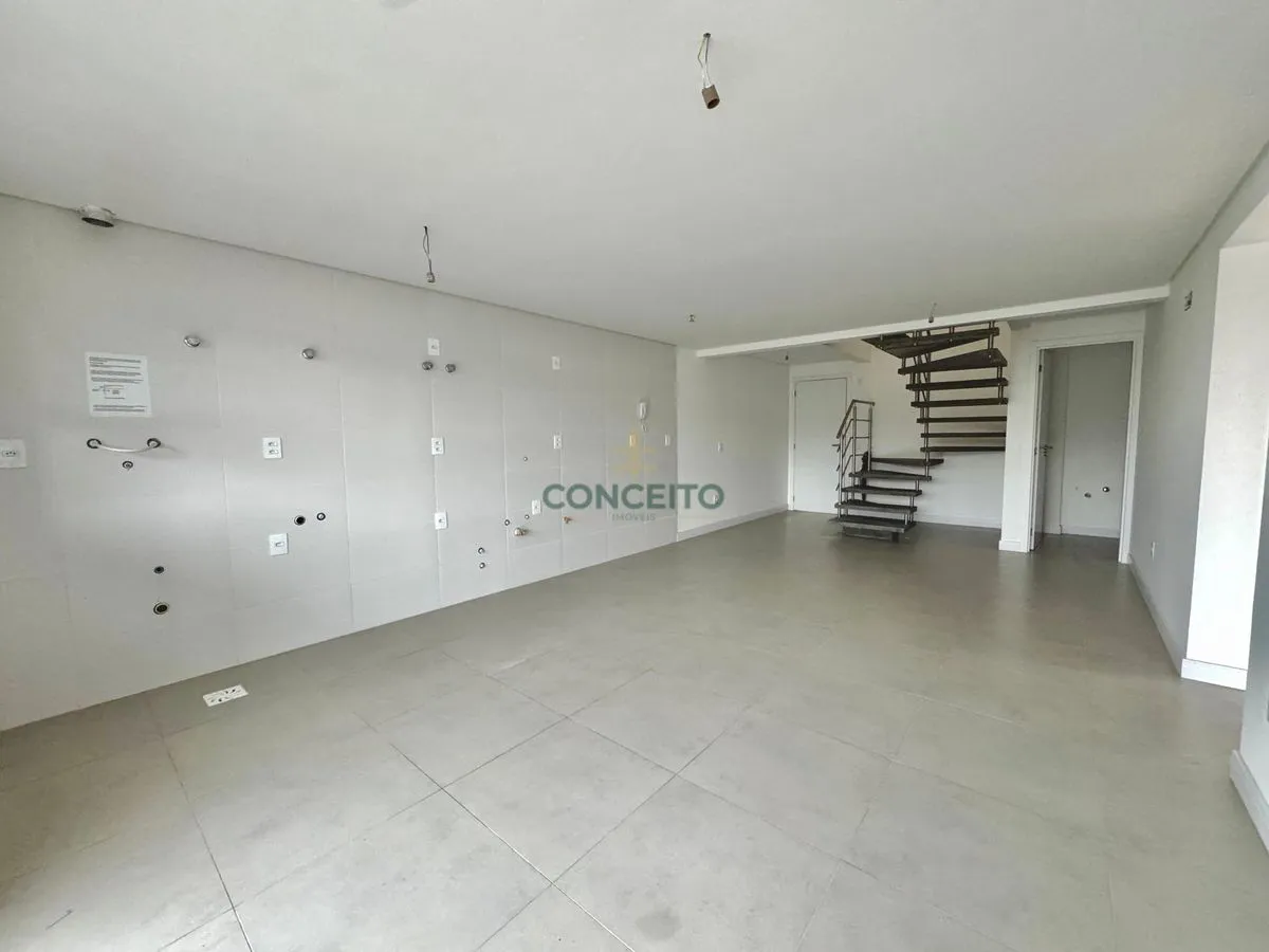 Apartamento amueblado con 3 suites y 3 plazas