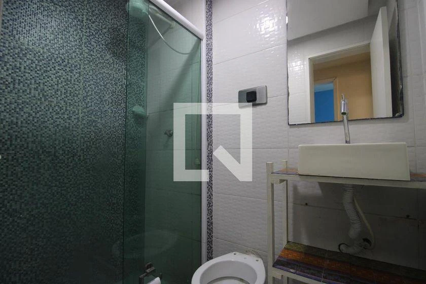 2-bedroom apartment in a building with a pool — photo 28