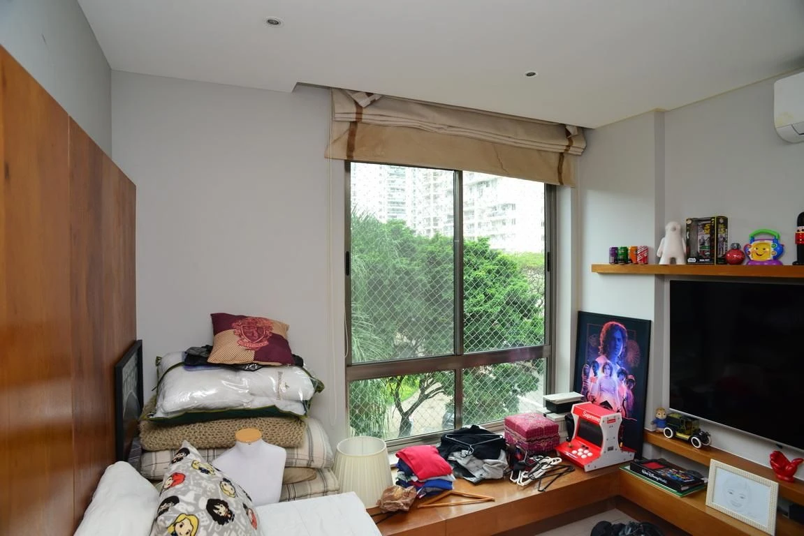 Furnished apartment with 4 en-suites and 5 bathrooms — photo 34