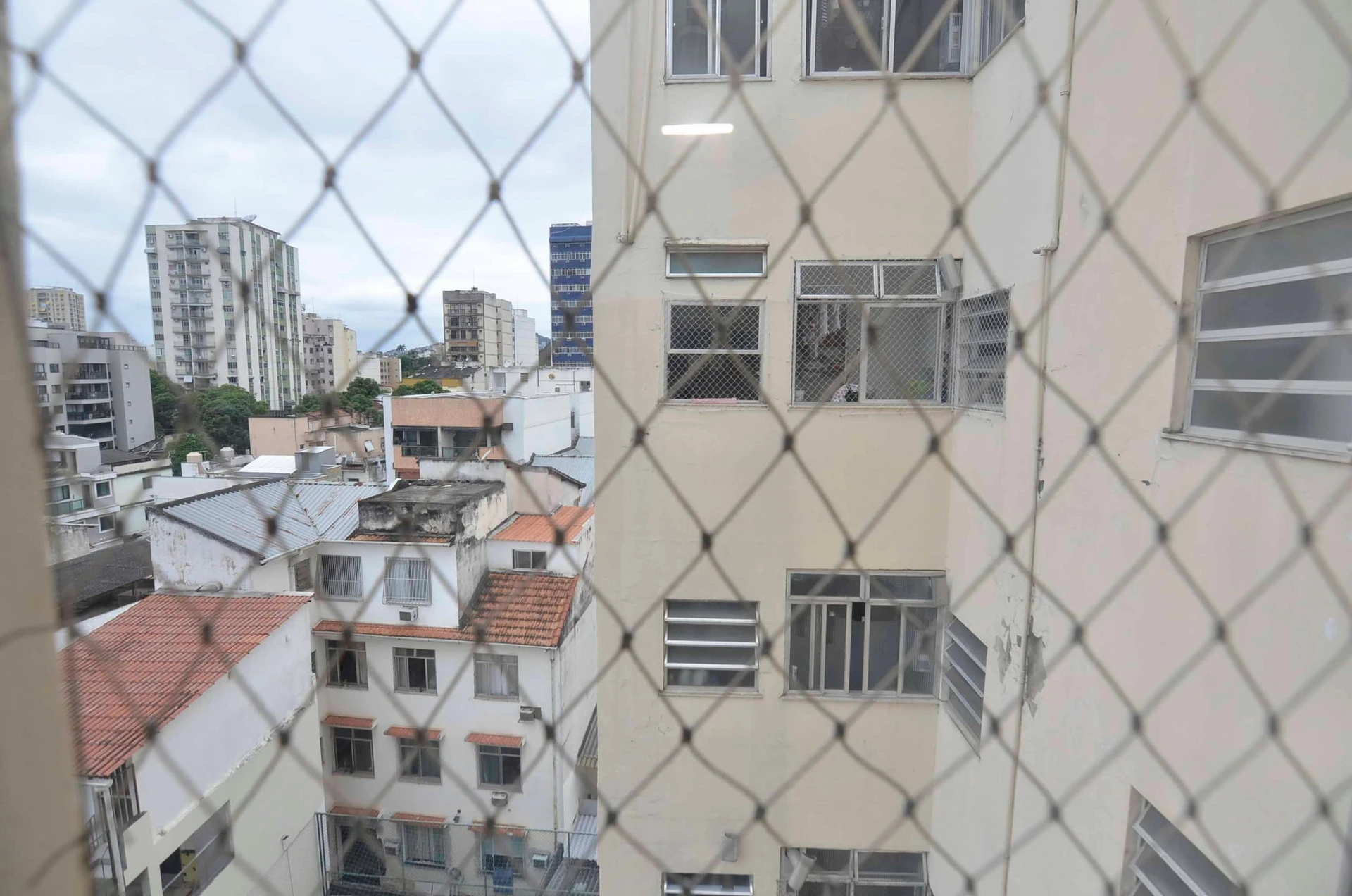 3-bedroom apartment with a mountain view in Rio de Janeiro — photo 22
