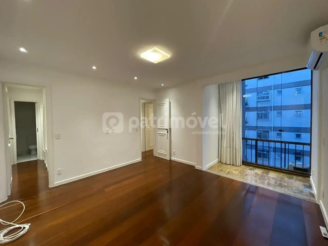 4-bedroom apartment with pool and 3 parking spaces — photo 45