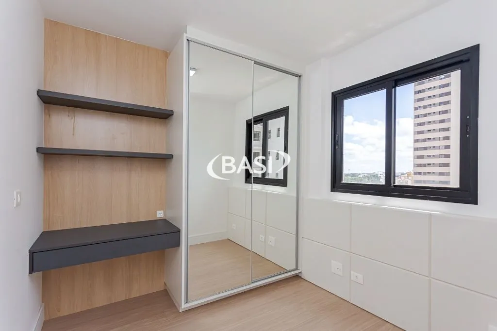 Glass-enclosed balcony in a 3-bedroom apartment, 80 m² — photo 40
