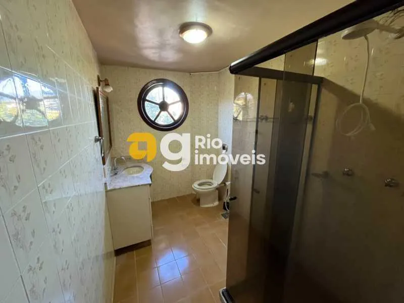 Casa com 3 quartos, 3 banheiros e 4 vagas — photo 9