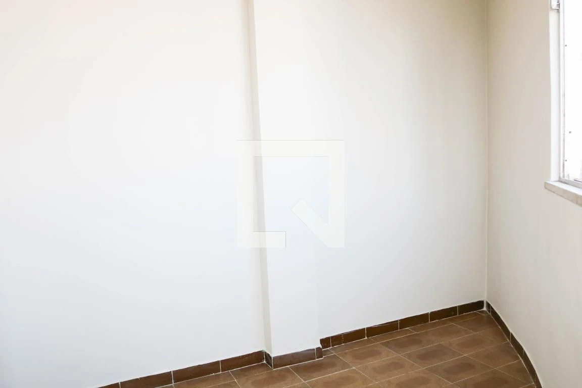 Apartamento com 2 quartos e cozinha fechada com fogão a gás — photo 33