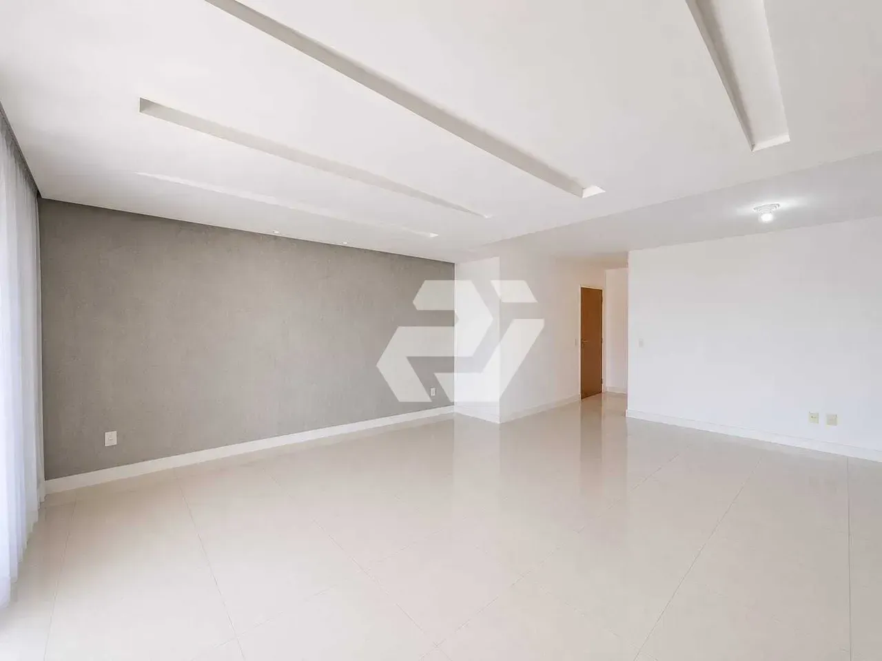 Apartamento mobiliado com 5 quartos e varanda envidraçada — photo 9