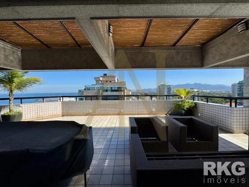 Furnished apartment with 4 bedrooms and water and city views — photo 6