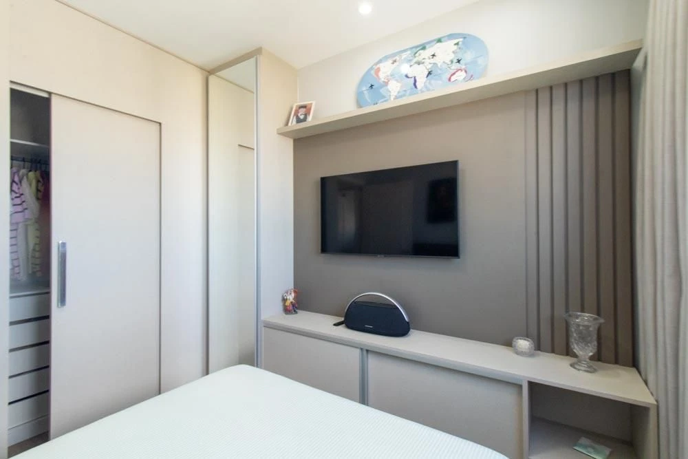 Furnished 2-bedroom apartment with an open-plan kitchen — photo 9