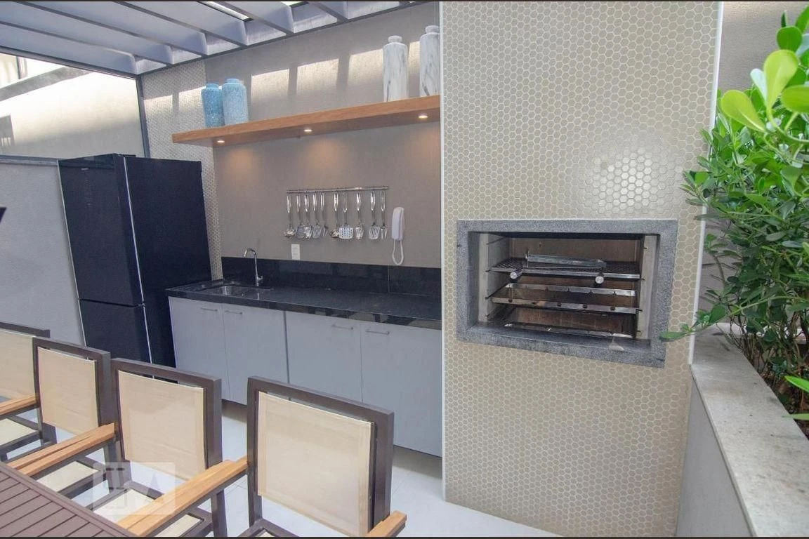Furnished apartment, 42 m², with a glass-enclosed balcony — photo 18
