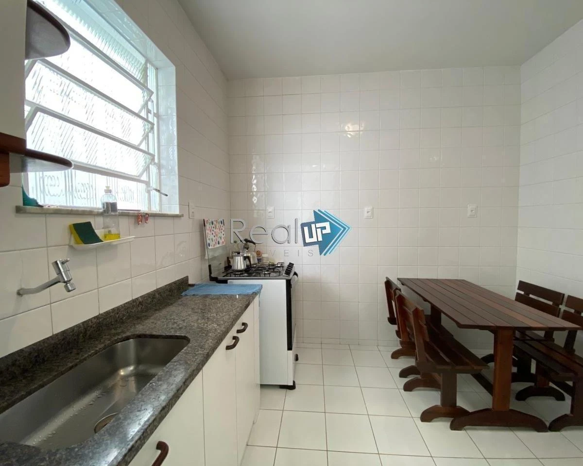 Балкон з грилем та 3 спальні: будинок 177 м² — photo 2