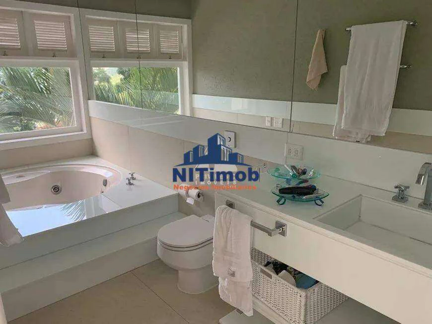 Unfurnished 6-bedroom house with 950 m² — photo 16
