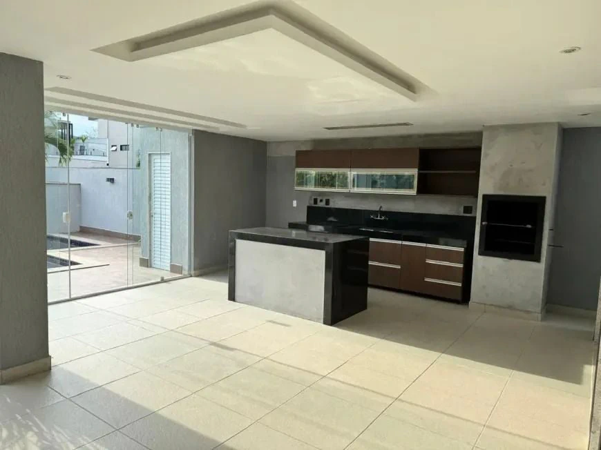 House, 350 m², with a grill on the balcony — photo 14