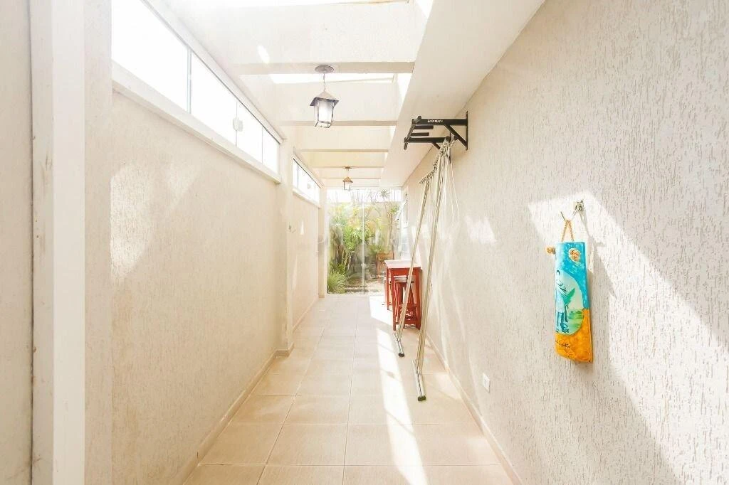 4-bedroom house with a walk-in closet in Curitiba — photo 29
