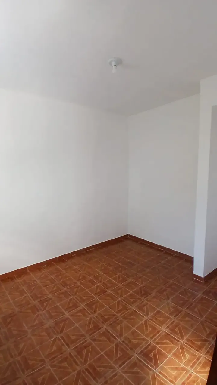 House with 3 bedrooms and 1 bathroom with electric shower — photo 6