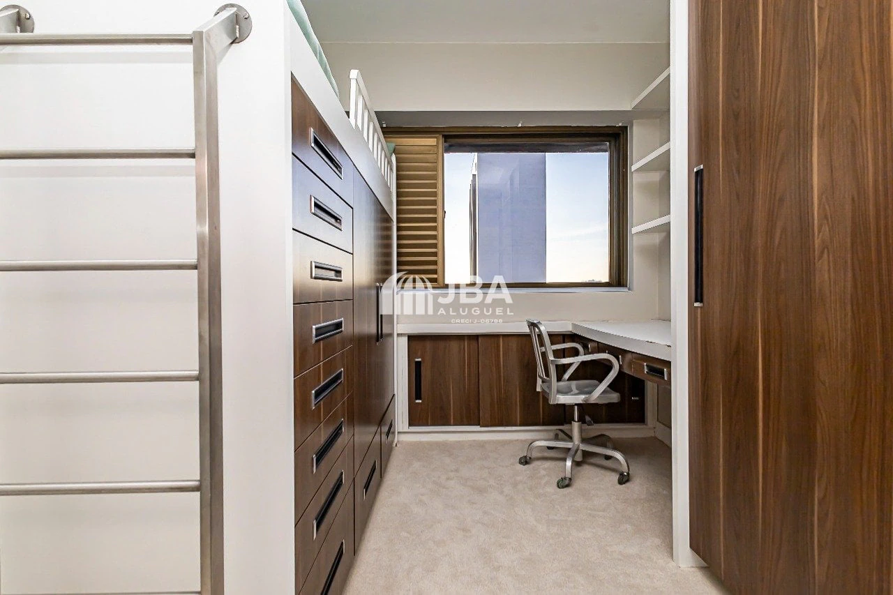 Квартира 226 м² з 3 спальнями та кухнею відкритого плану — photo 21