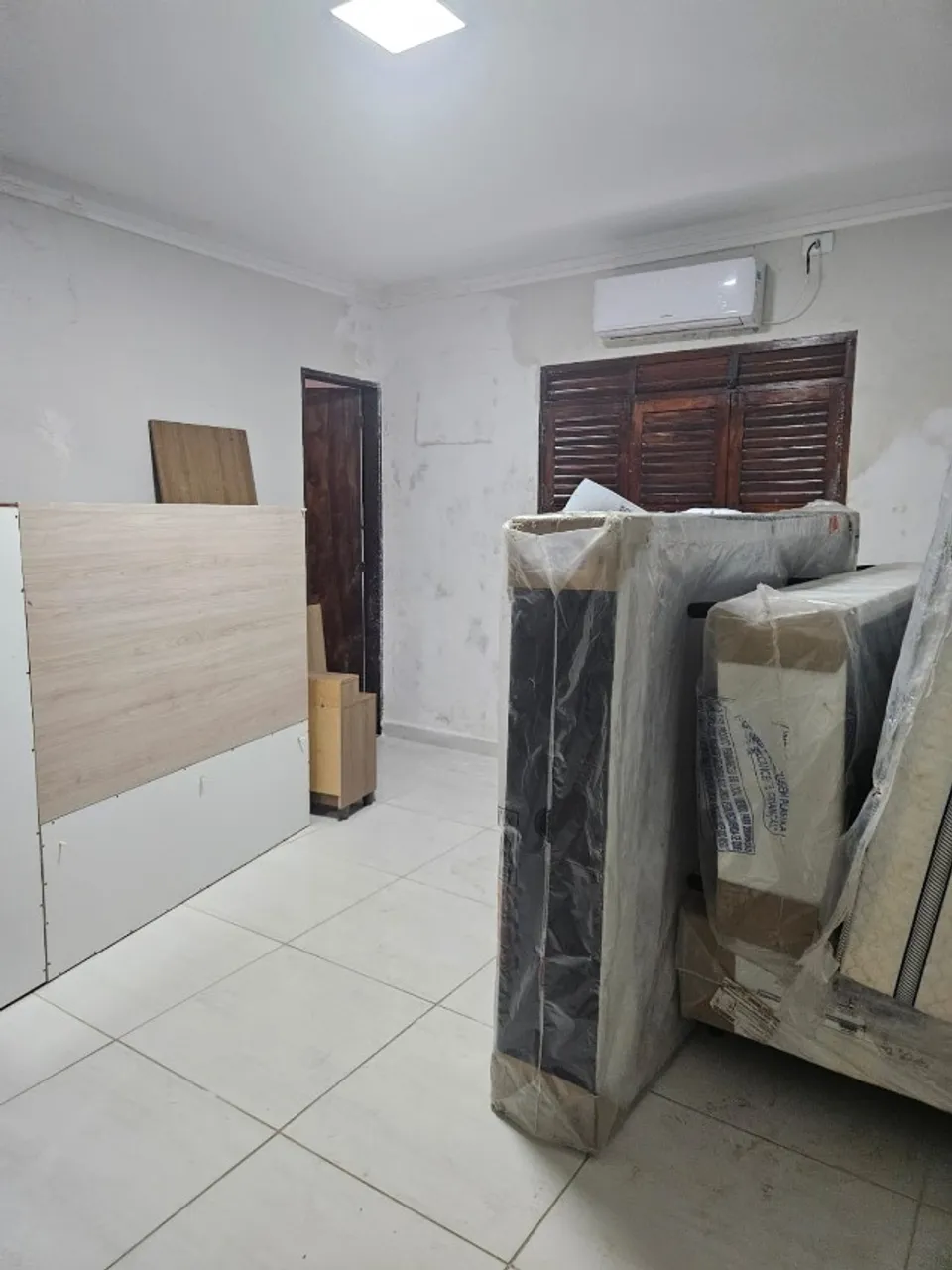 5-bedroom apartment in a building with a pool — photo 14