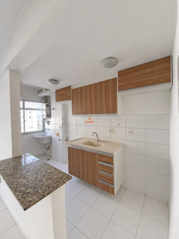 2-bedroom apartment in a building with a gym — photo 2