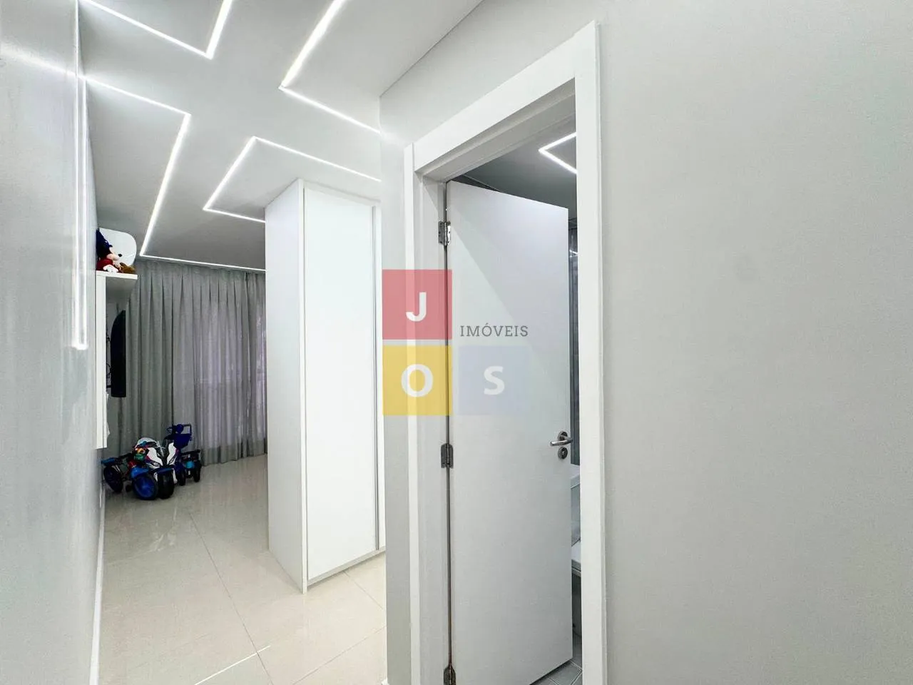 Apartamento mobiliado, 193 m², com janelas do piso ao teto — photo 29