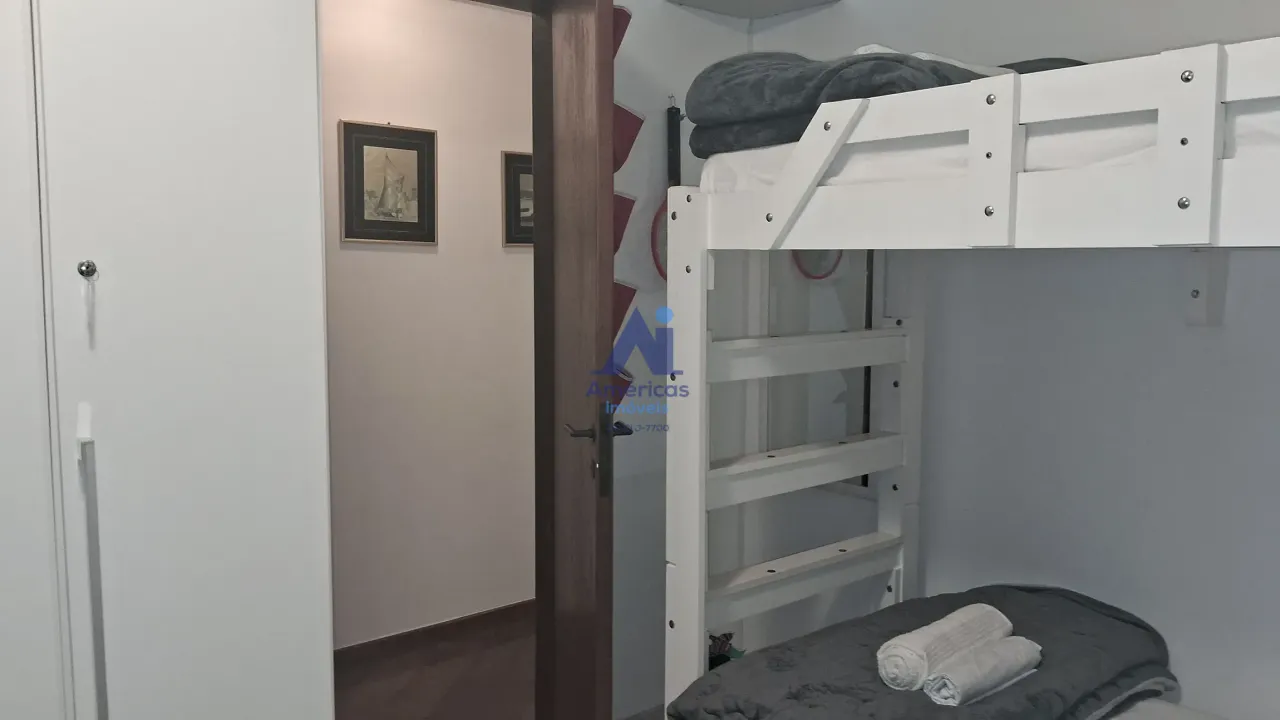Apartamento com 3 quartos e cozinha em ambiente fechado — photo 20