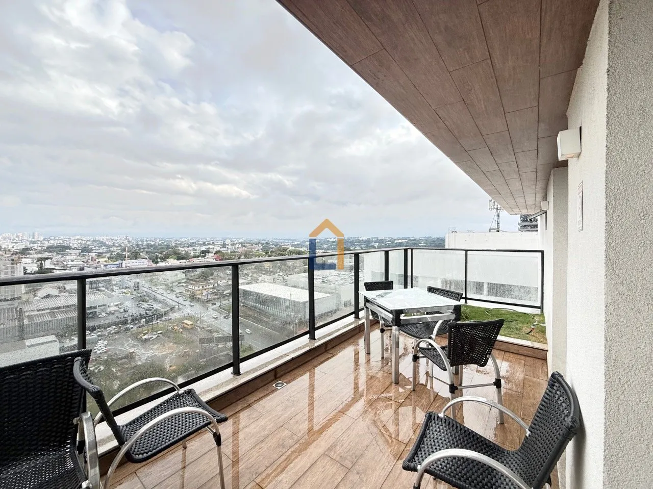 One-bedroom apartment with a dryer — photo 7