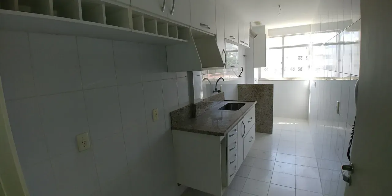 Unfurnished apartment with 3 bedrooms and 2 bathrooms — photo 2