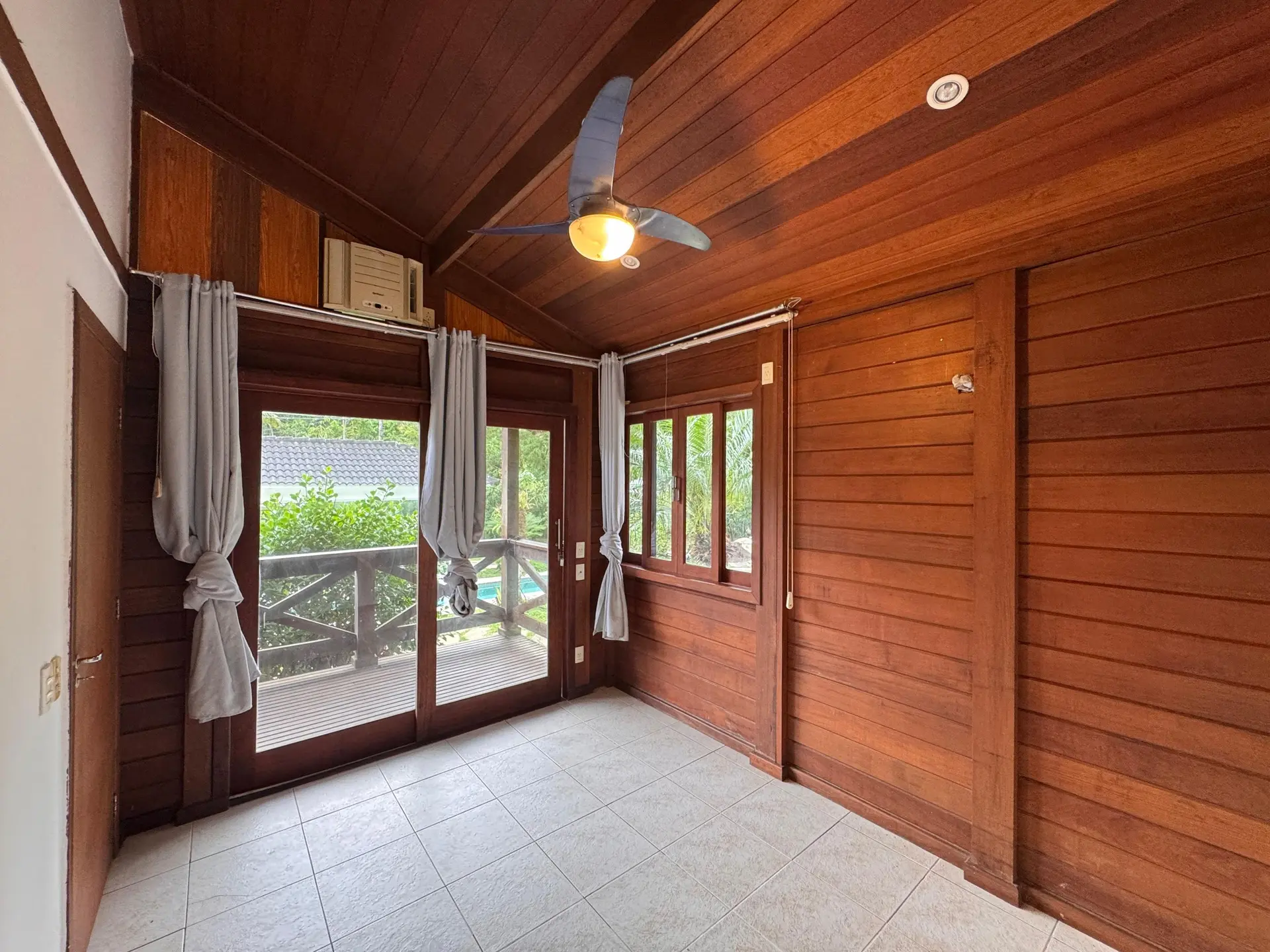 2-bedroom house with a garden in Rio de Janeiro — photo 50