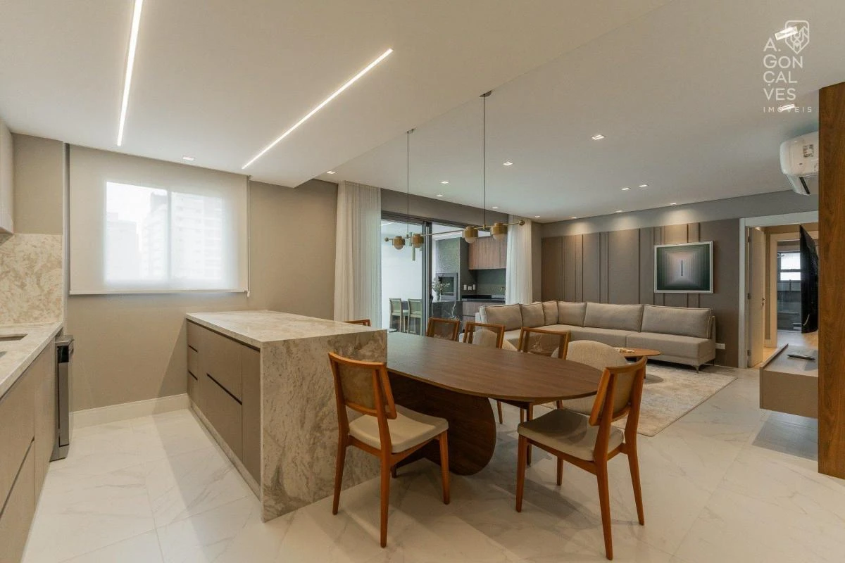 Furnished apartment, 139 m², with a glass-enclosed balcony — photo 11