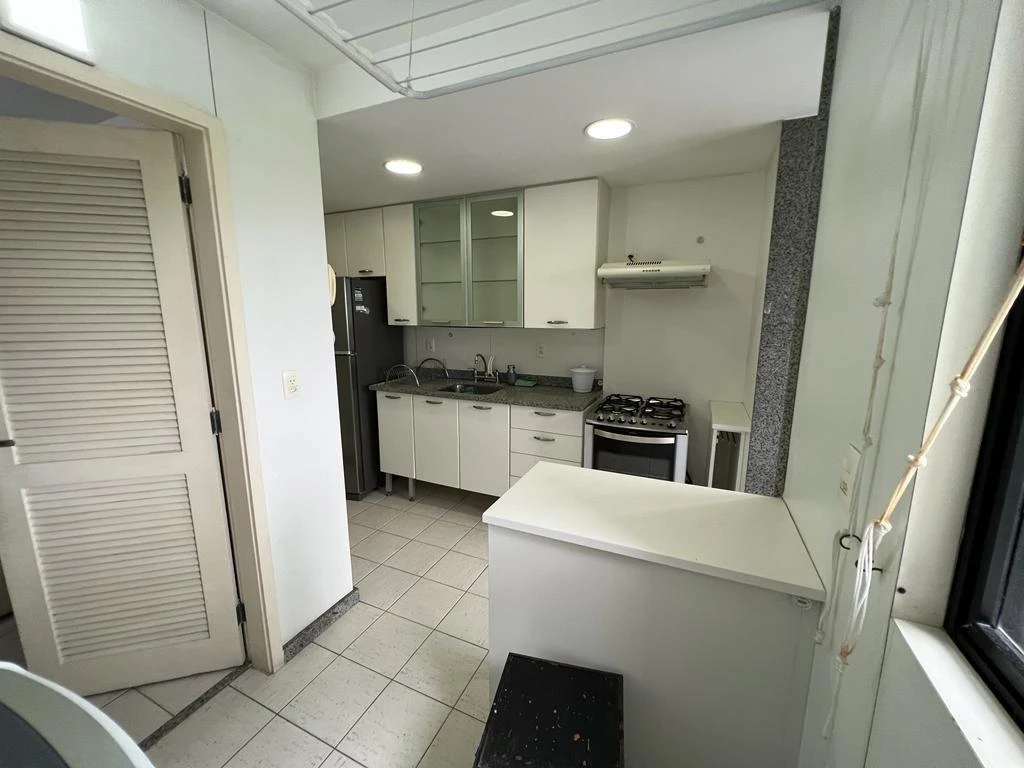 Apartamento mobiliado com 2 dormitórios e varanda — photo 26