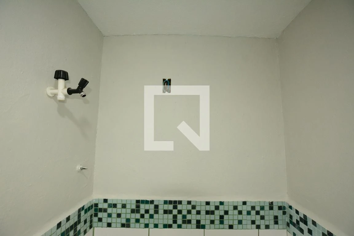 Unfurnished 2-bedroom apartment with private BBQ balcony — photo 42