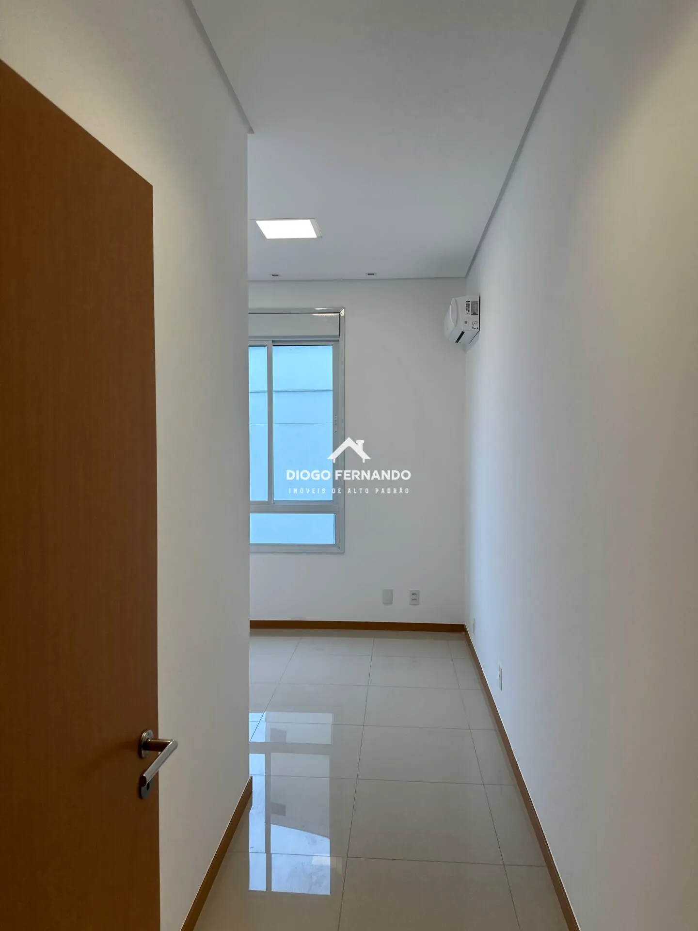 2-bedroom apartment with a glass-enclosed balcony — photo 35