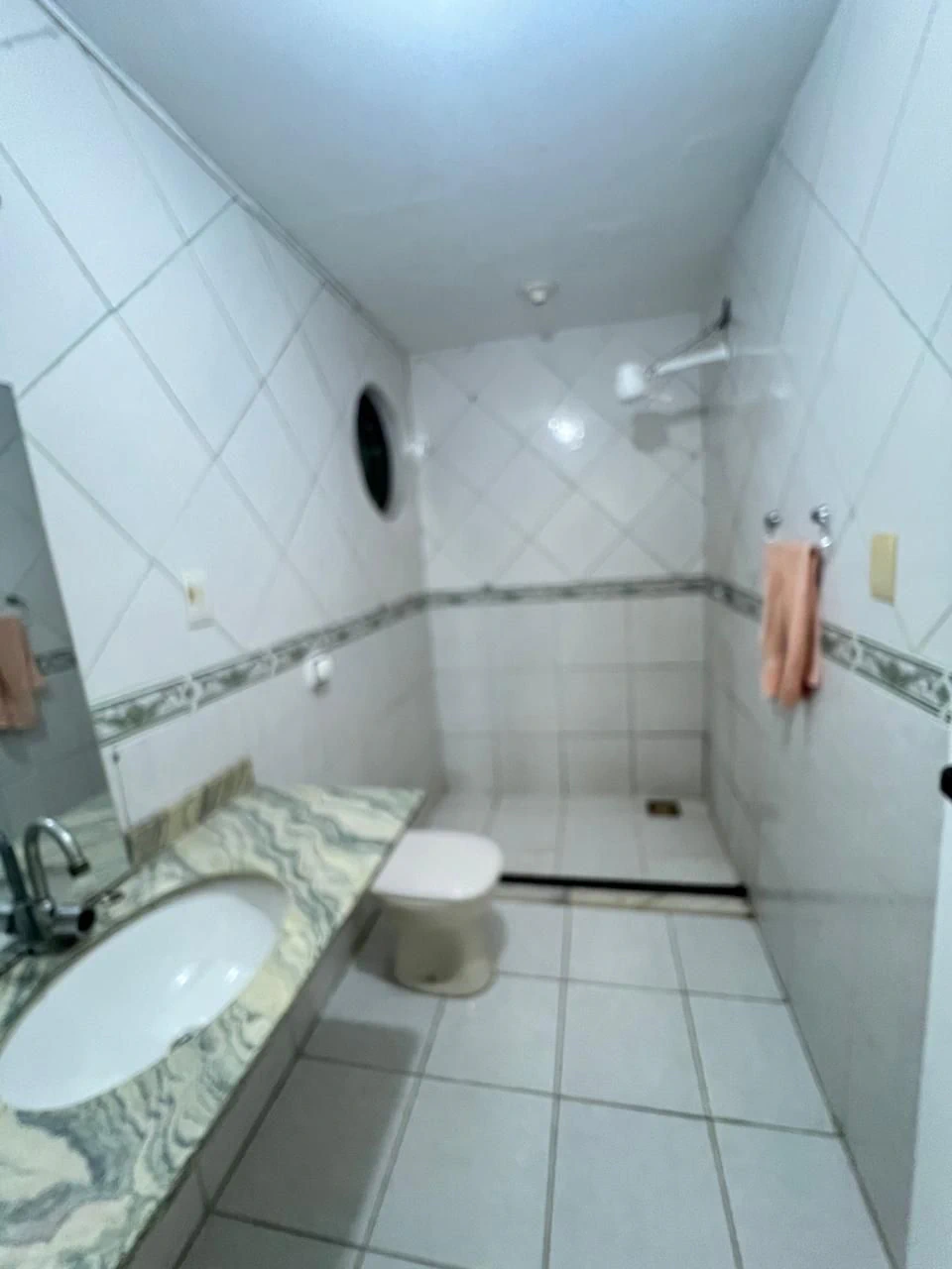 Rental house with 3 bedrooms, 2 suites, and balcony — photo 9