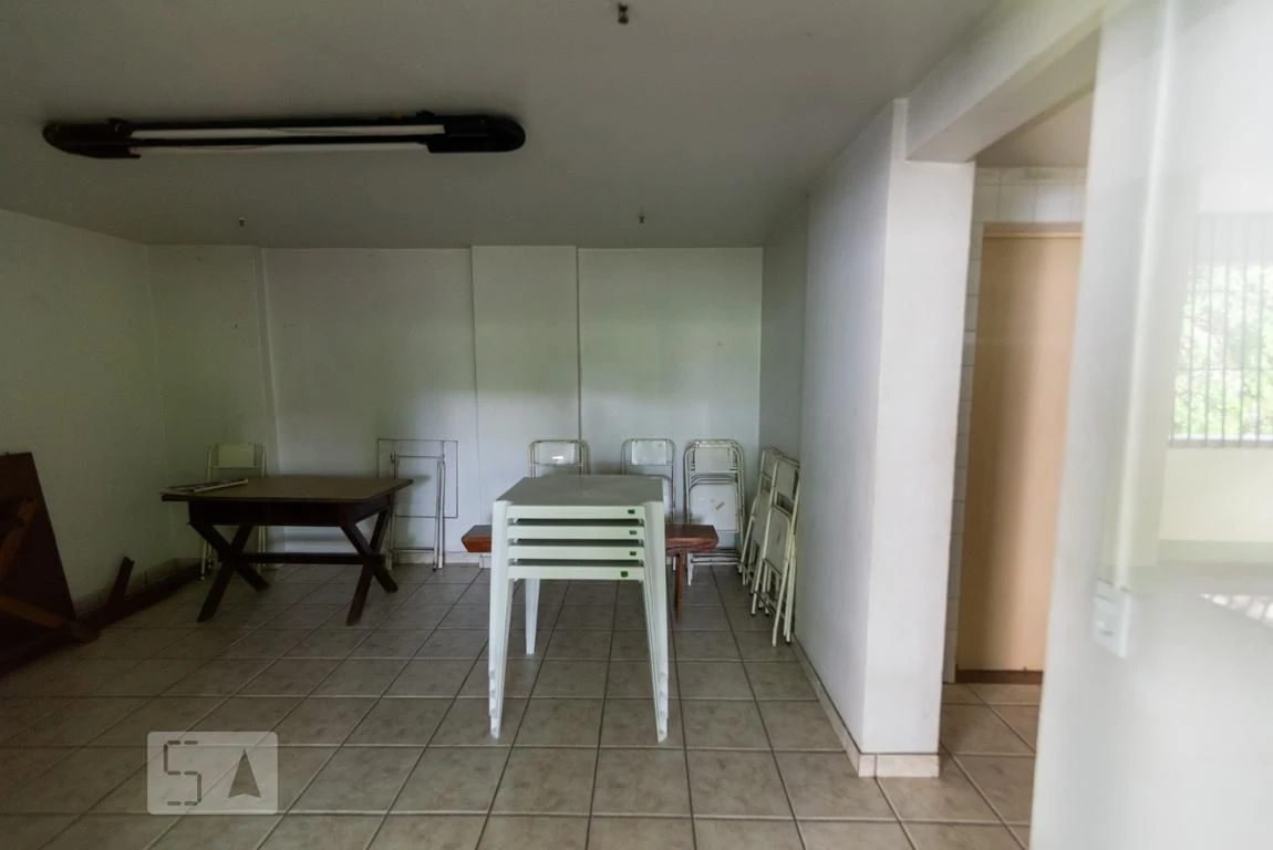 Furnished apartment, 78 m², with a glass-enclosed balcony — photo 40