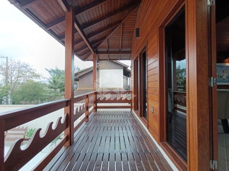 Casa de 3 dormitorios con balcón gourmet en Florianópolis — photo 15