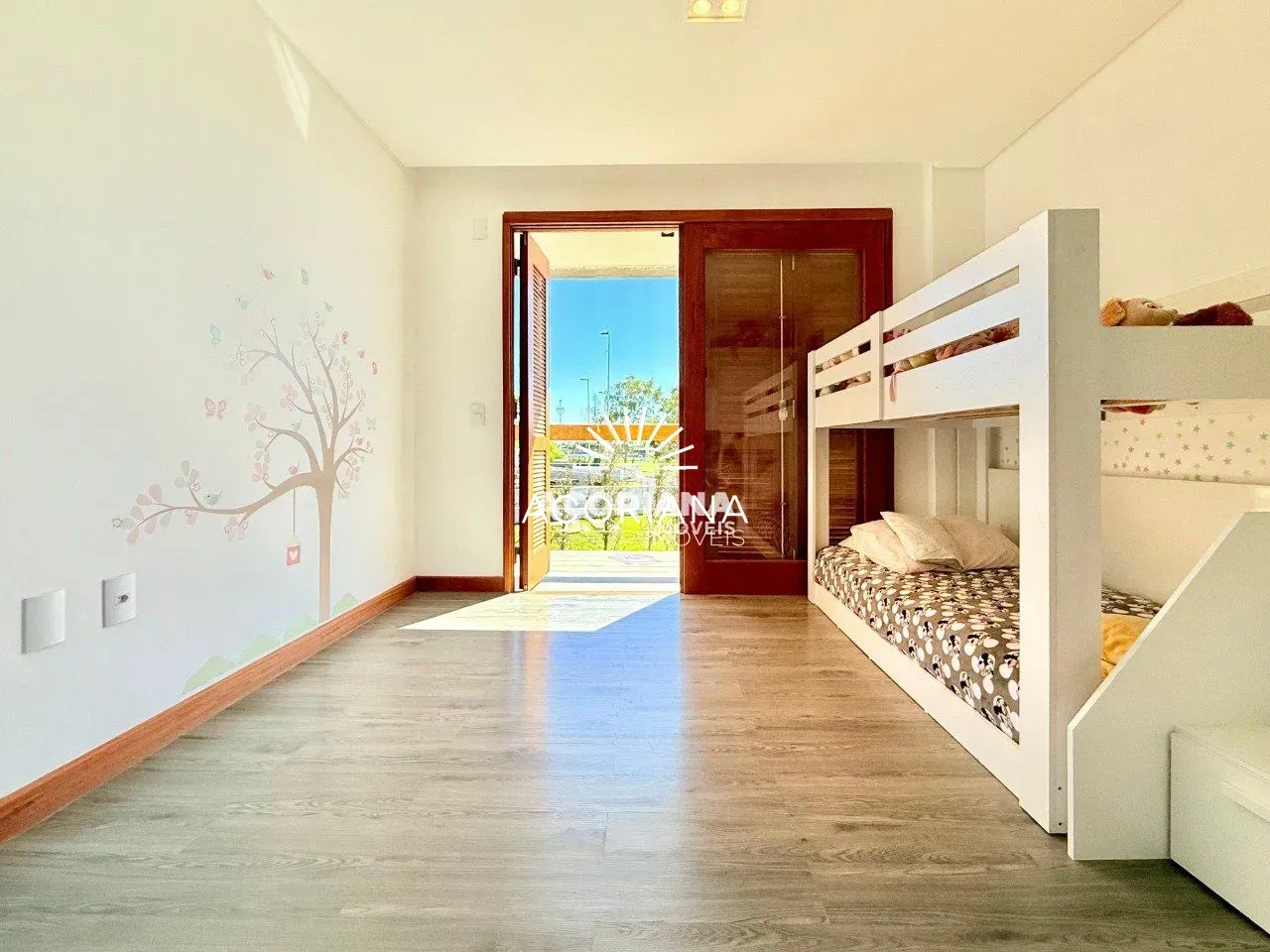House with open-plan kitchen and 5 bedrooms over 558 m² — photo 16