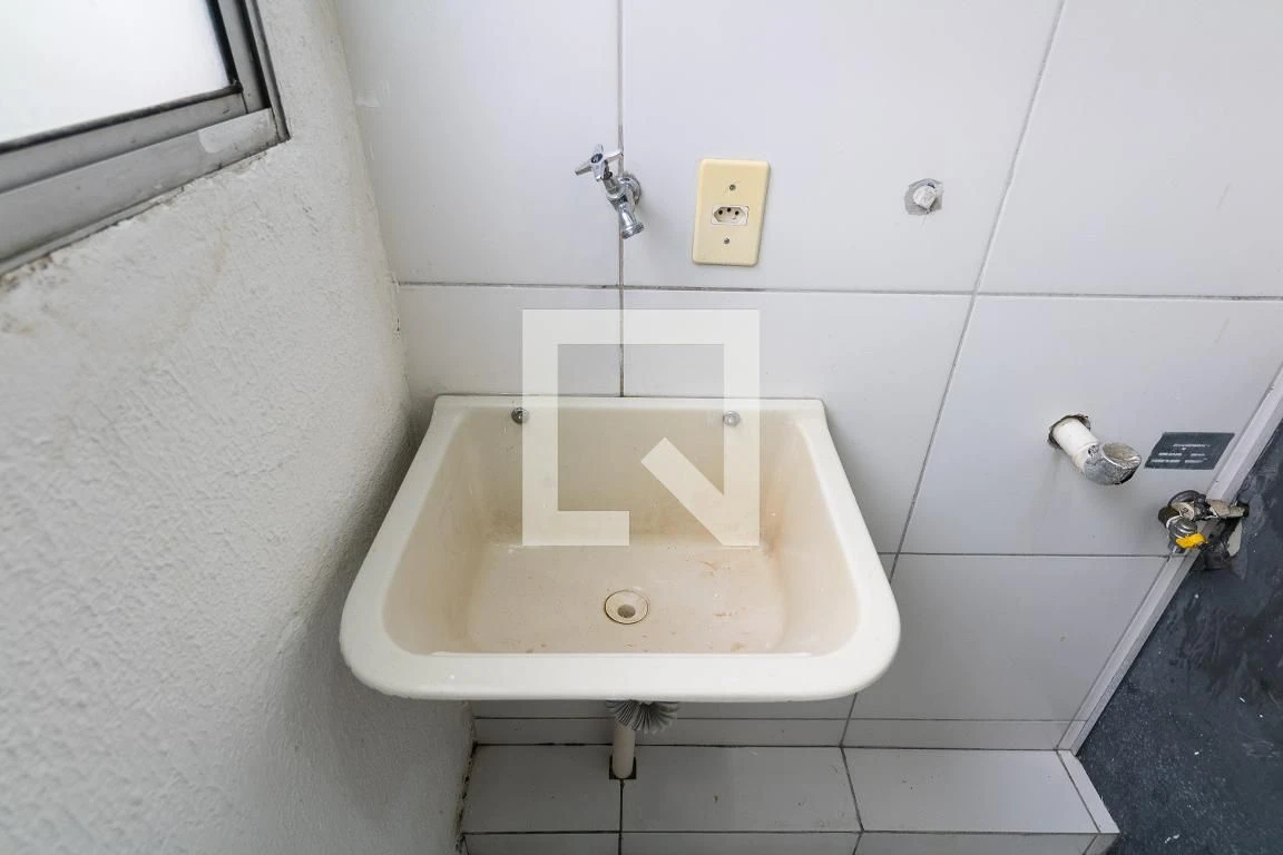 Apartamento con piso de cerámica, 2 dormitorios y 1 plaza — photo 8