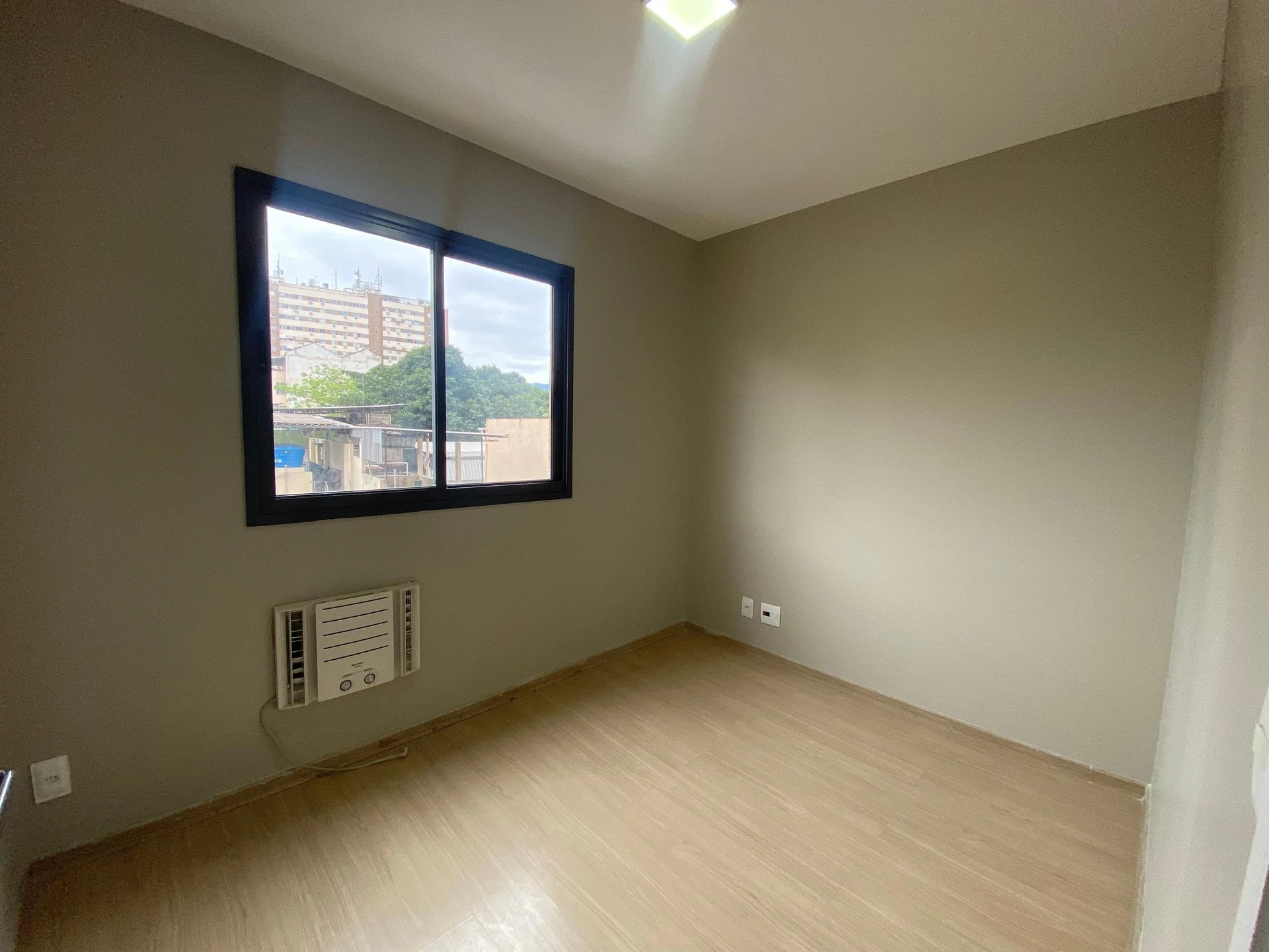 Apartment, 55 m², with wood or laminate floors — photo 48