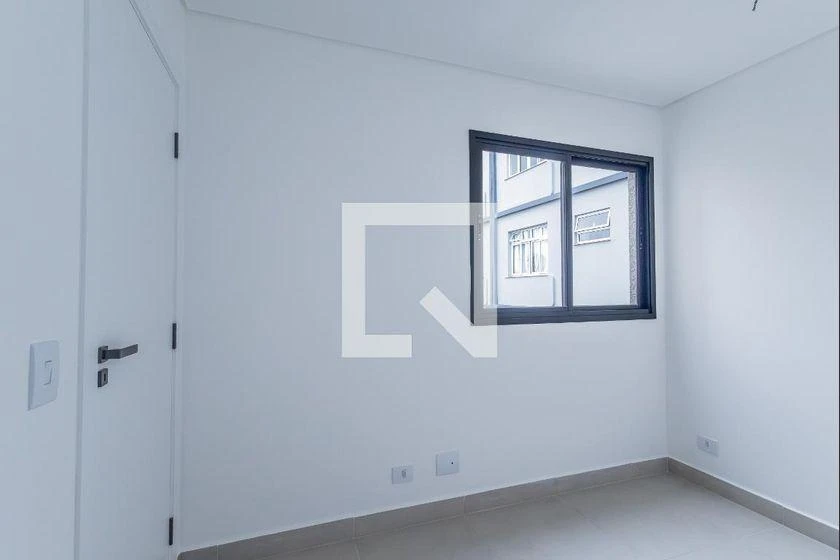 Balcony with a grill in a one-bedroom apartment, 35 m² — photo 31