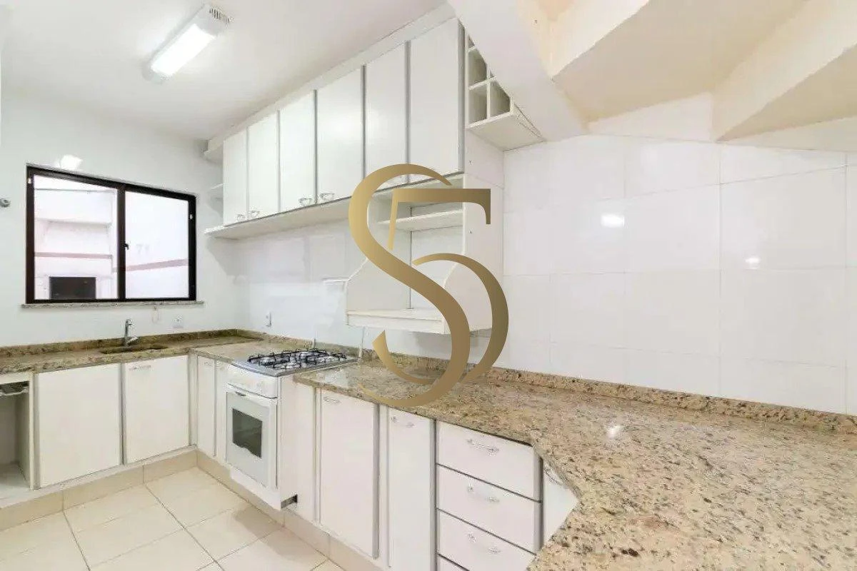 170 m² house with 4 bedrooms and a balcony — photo 2