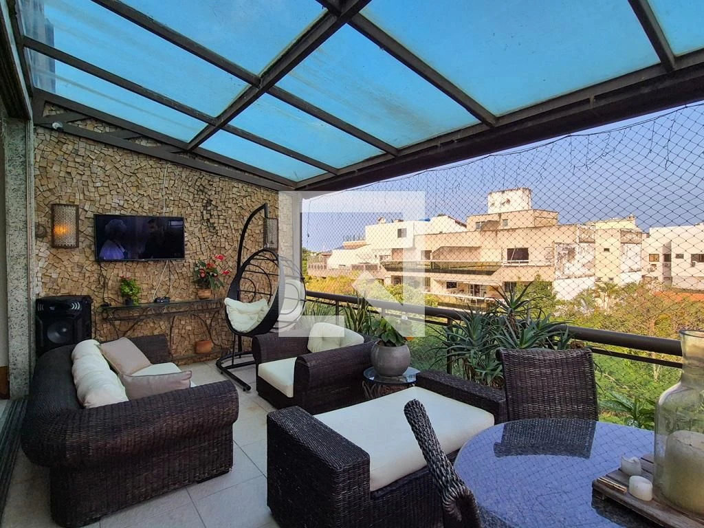 Furnished apartment with 5 en-suite bedrooms and terrace — photo 12