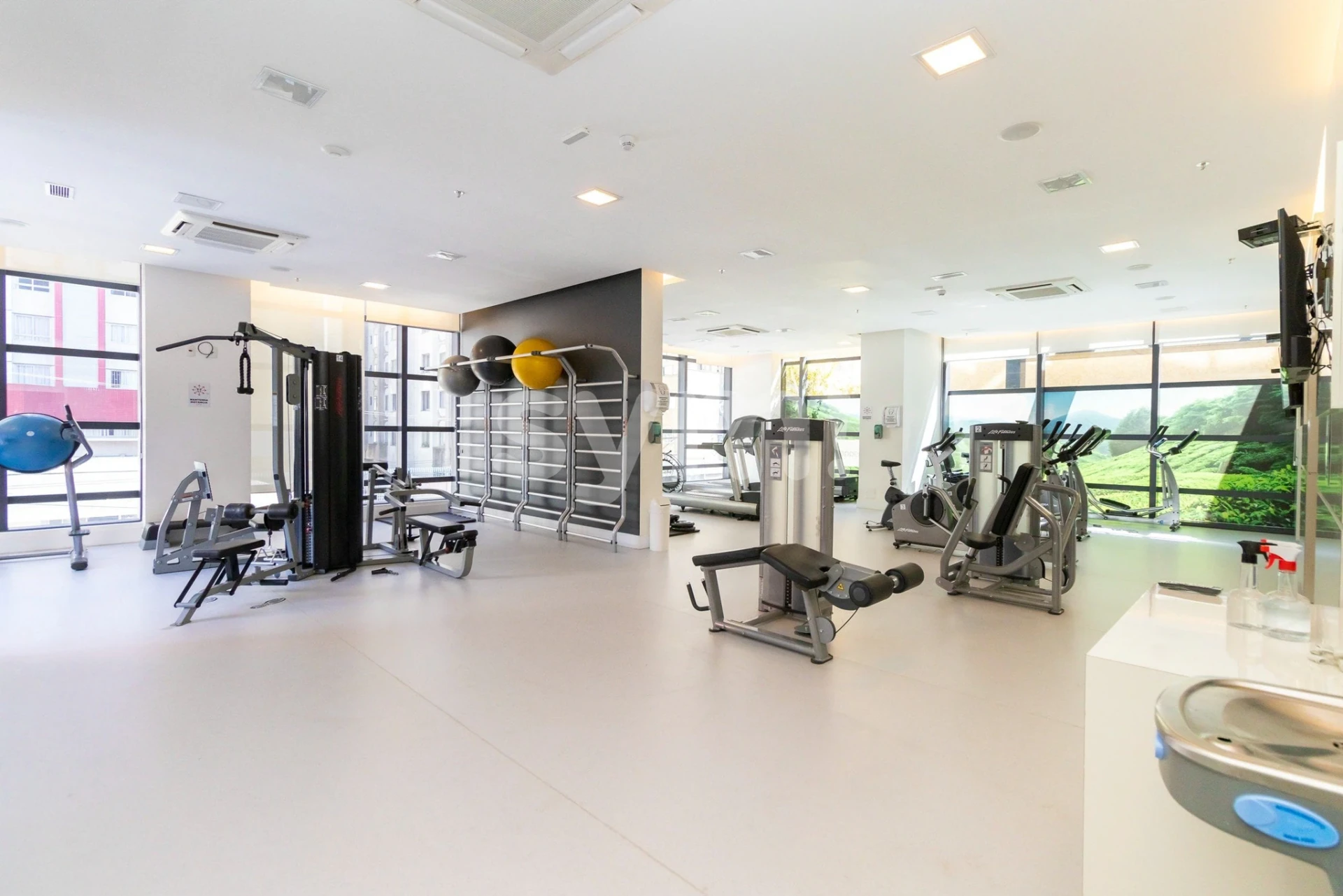 Furnished 1-bedroom apartment with balcony and 55 m² — photo 22
