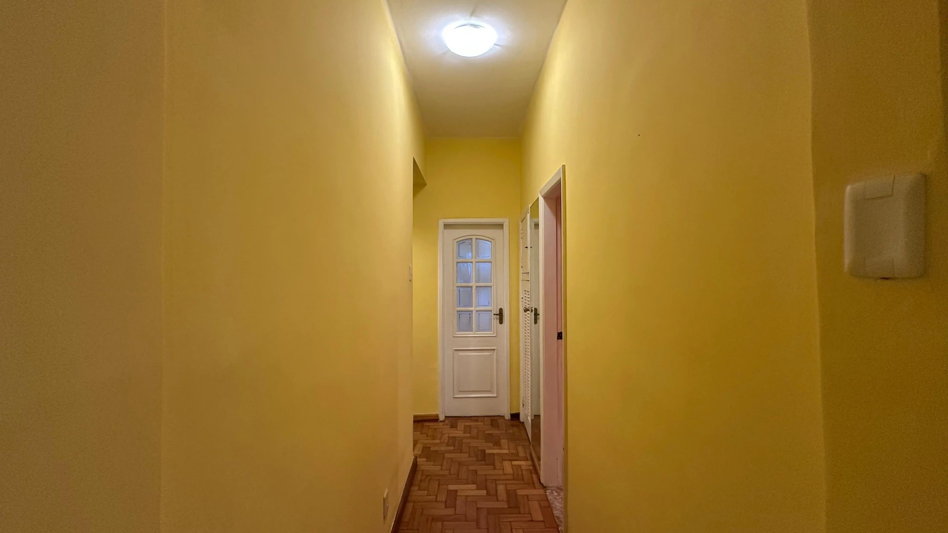 Apartment, 69 m², with wood or laminate floors — photo 36