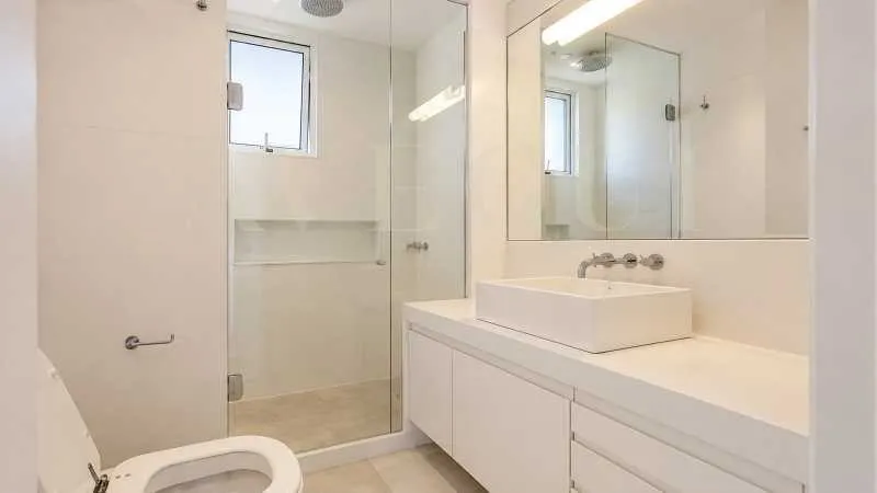 3-bedroom apartment in a building with a pool — photo 14