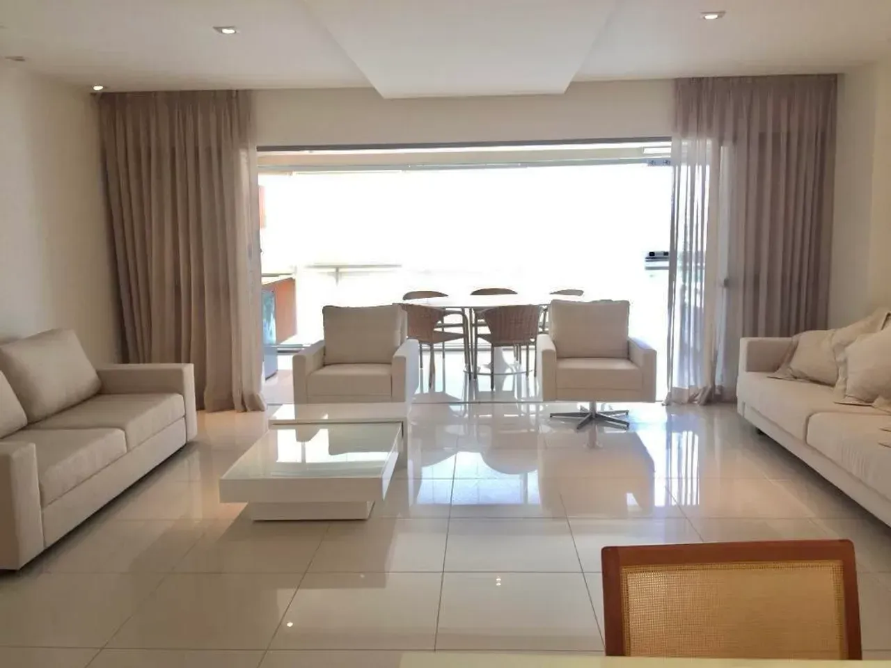 Furnished apartment with 4 bedrooms and integrated kitchen — photo 8