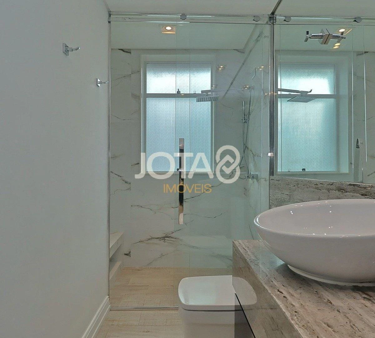 2-bedroom apartment in a building with a gym — photo 19