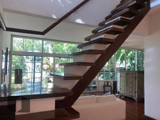 Casa com 4 quartos e varanda, estilo rústico — photo 17
