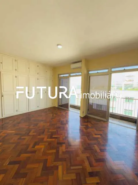 Duplex penthouse with 4 bedrooms and 5 bathrooms — photo 13