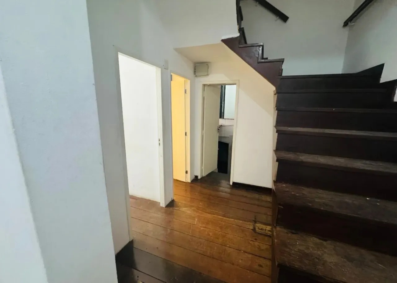 Casa sem mobília com 5 quartos e 2 vagas de garagem — photo 2