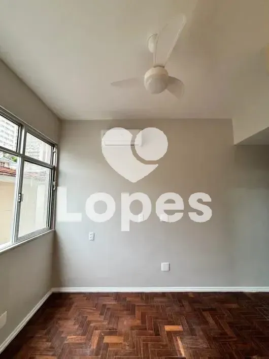 2-bedroom apartment with 1 suite and separate kitchen — photo 13