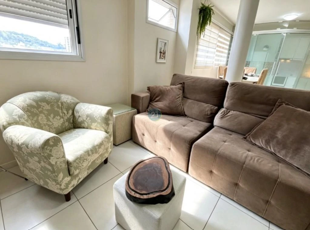 Apartamento dúplex amueblado con 3 suites y 2 plazas — photo 4