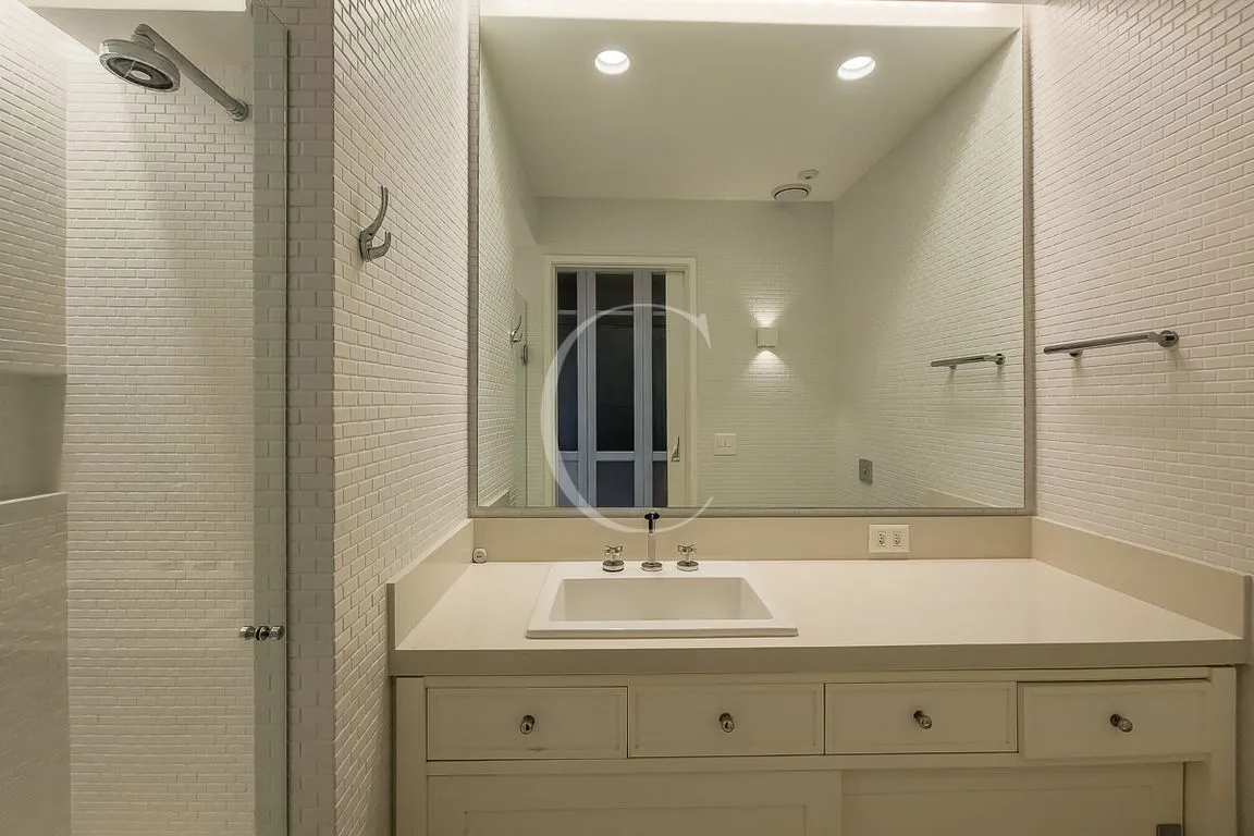 Мебльована квартира 239 м² з 3 спальнями та 2 паркомісцями — photo 2