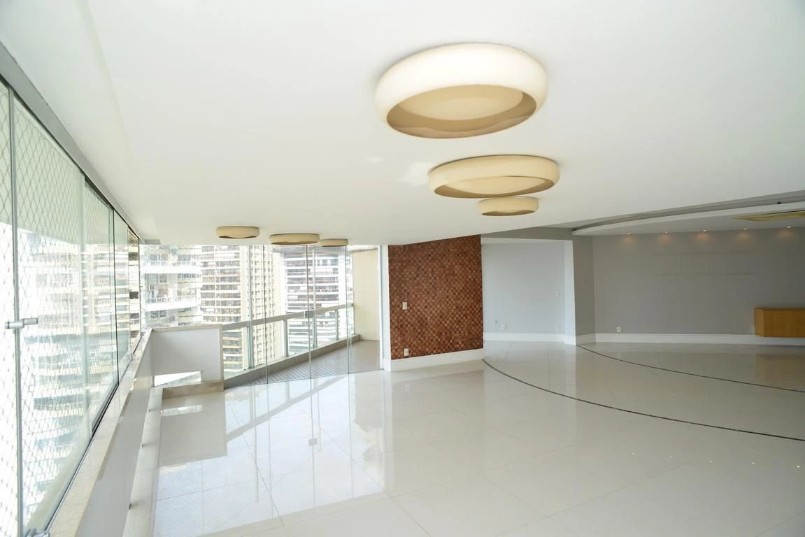 Ванна та 4 спальні: квартира 300 м² — photo 18